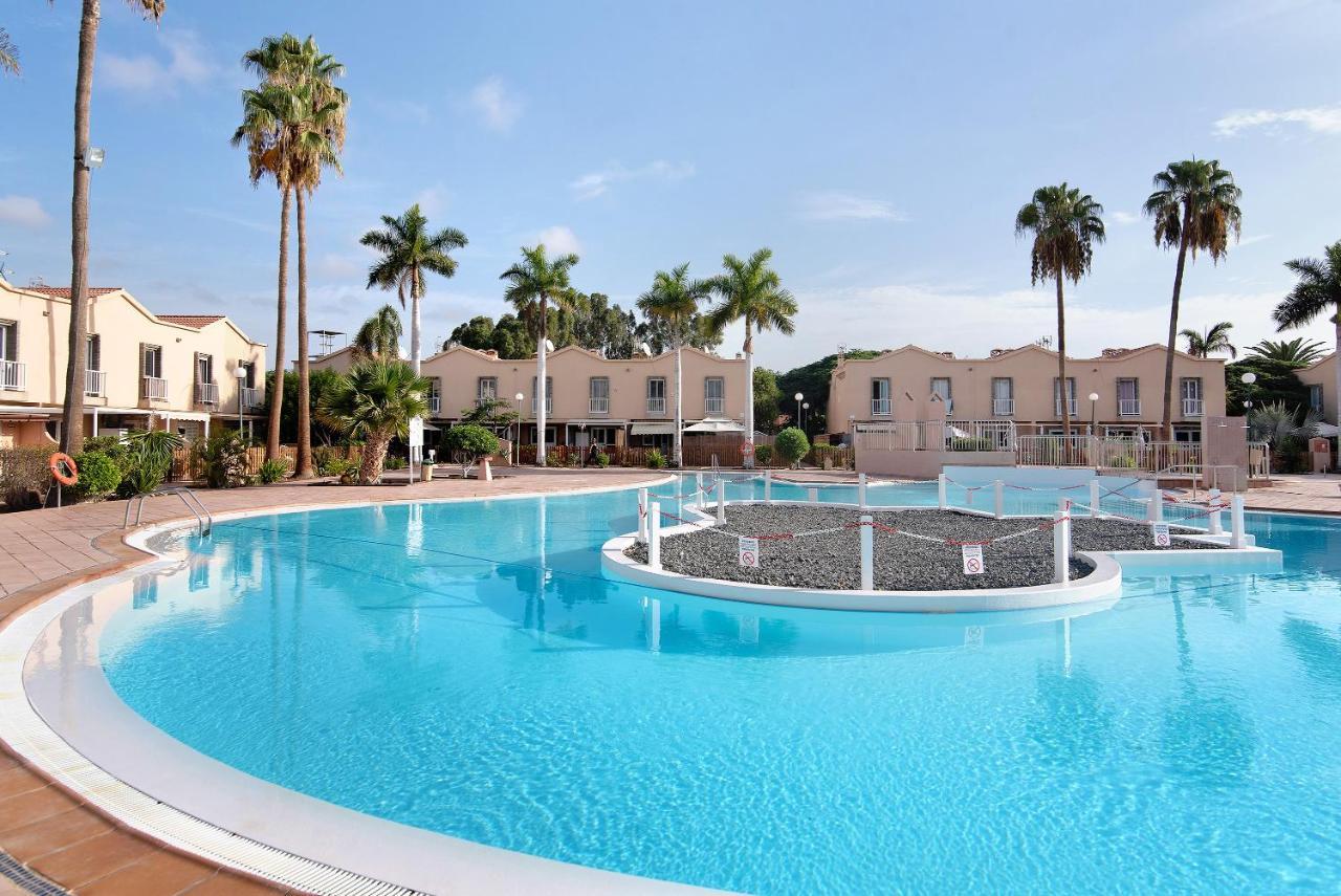 Oasis Pool View Apartment